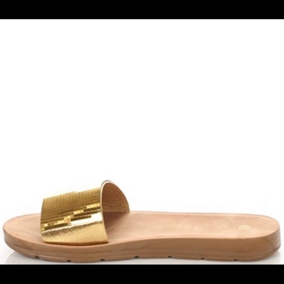 ‼️PRICE IS FIRM‼️Gold metallic slides/sandals - Picture 4 of 4